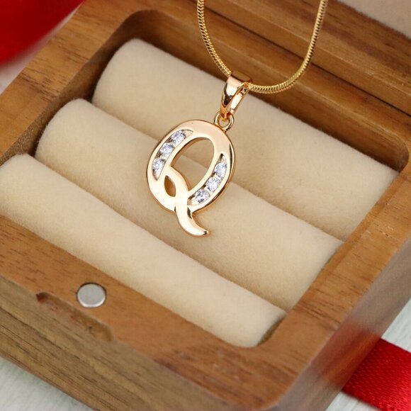 "Rose Gold Letter Q Pendant with Crystals – 18K Gold Plated Charm, XPPT1366 - Picture 10 of 13